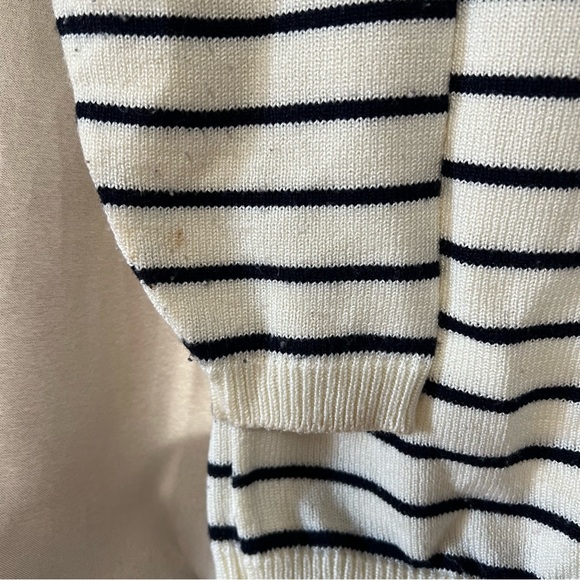 Women's Vintage 80's Alfred Dunner Navy and Cream Striped Cardigan - Picture 6 of 9